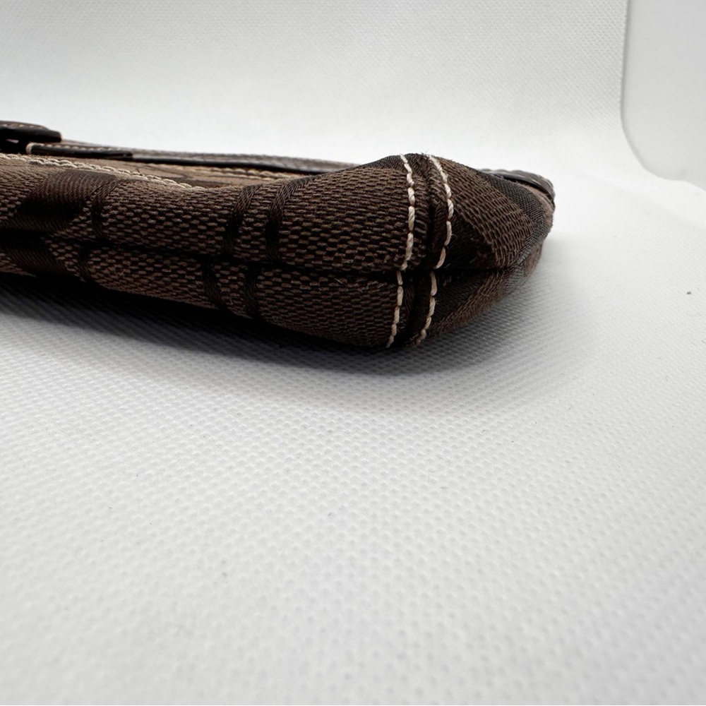 COACH vintage SIGNATURE C CHOCO BROWN LEATHER TRIM WRISTLET - Picture 5 of 10